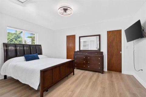 Купить виллу или дом в Майами, Флорида 5 спален, 341.69м2, № 2051564 - фото 14