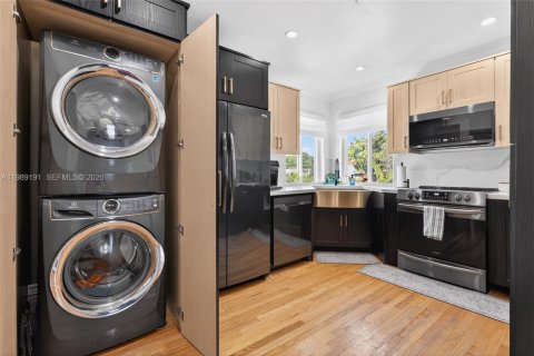 Купить виллу или дом в Майами, Флорида 5 спален, 341.69м2, № 2051564 - фото 28