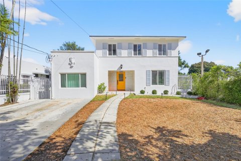 Дом в Майами, Флорида 5 спален, 341.69м2 № 2051564