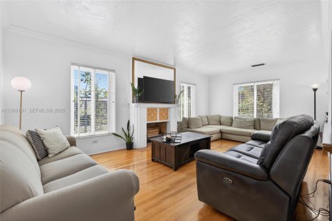 Купить виллу или дом в Майами, Флорида 5 спален, 341.69м2, № 2051564 - фото 4