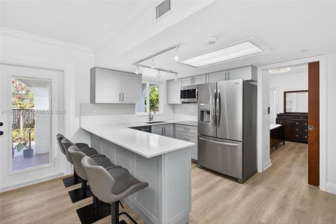 Купить виллу или дом в Майами, Флорида 5 спален, 341.69м2, № 2051564 - фото 12