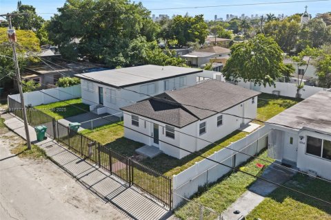 Villa ou maison à vendre à Miami, Floride: 3 chambres, 56.67 m2 № 1973506 - photo 2