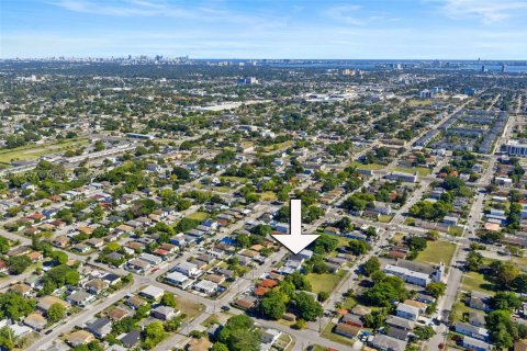 Villa ou maison à vendre à Miami, Floride: 3 chambres, 56.67 m2 № 1973506 - photo 25