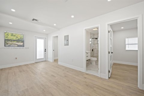 Villa ou maison à vendre à Miami, Floride: 3 chambres, 56.67 m2 № 1973506 - photo 8