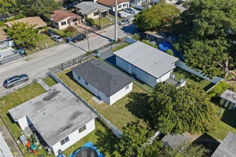 Villa ou maison à vendre à Miami, Floride: 3 chambres, 56.67 m2 № 1973506 - photo 23