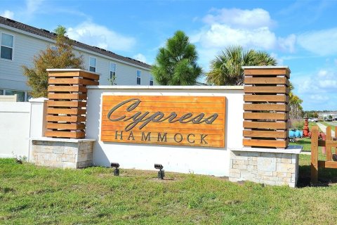Villa ou maison à vendre à Kissimmee, Floride: 5 chambres, 221.66 m2 № 1439285 - photo 2