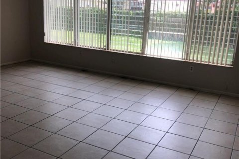 Villa ou maison à louer à Plantation, Floride: 3 chambres, 120.03 m2 № 2168250 - photo 3