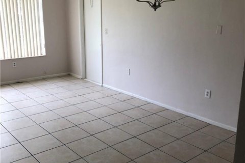 Villa ou maison à louer à Plantation, Floride: 3 chambres, 120.03 m2 № 2168250 - photo 5
