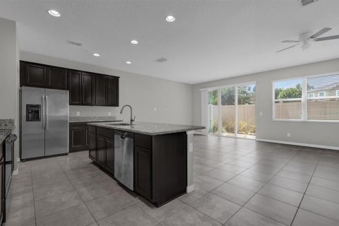 Touwnhouse à louer à Apopka, Floride: 3 chambres, 191.75 m2 № 2413927 - photo 4