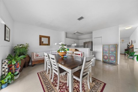 Touwnhouse à louer à Homestead, Floride: 2 chambres, 127.28 m2 № 1818470 - photo 9