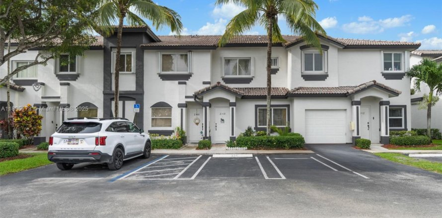 Adosado en Homestead, Florida 2 dormitorios, 127.28 m2 № 1818470