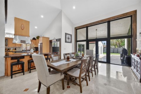 Купить виллу или дом в Майами, Флорида 4 спальни, 366.5м2, № 2049766 - фото 12