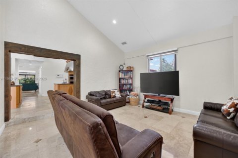 Купить виллу или дом в Майами, Флорида 4 спальни, 366.5м2, № 2049766 - фото 20