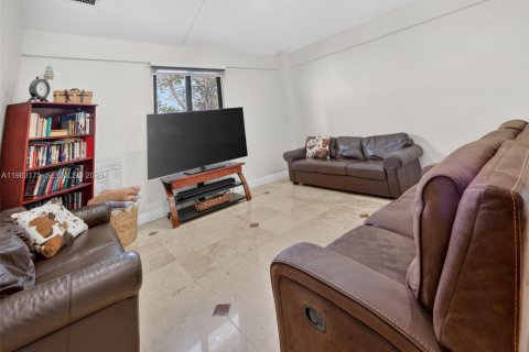 Купить виллу или дом в Майами, Флорида 4 спальни, 366.5м2, № 2049766 - фото 19