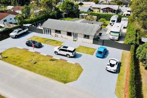 Купить виллу или дом в Хомстед, Флорида 4 спальни, 135.45м2, № 2028013 - фото 5