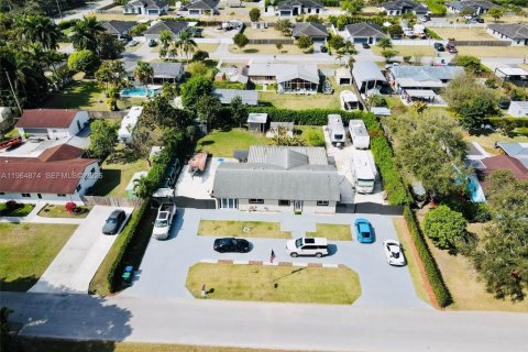 Купить виллу или дом в Хомстед, Флорида 4 спальни, 135.45м2, № 2028013 - фото 6