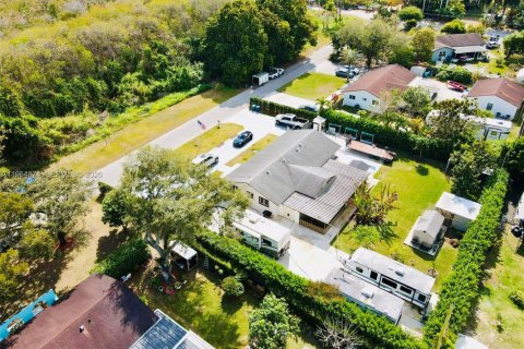 Купить виллу или дом в Хомстед, Флорида 4 спальни, 135.45м2, № 2028013 - фото 9