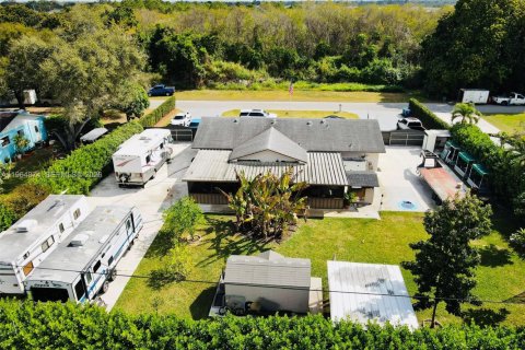 Купить виллу или дом в Хомстед, Флорида 4 спальни, 135.45м2, № 2028013 - фото 10