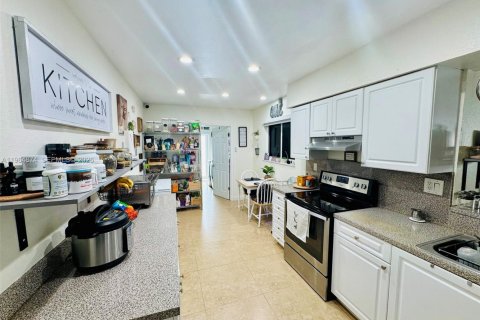 Купить виллу или дом в Хомстед, Флорида 4 спальни, 135.45м2, № 2028013 - фото 23