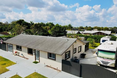 Купить виллу или дом в Хомстед, Флорида 4 спальни, 135.45м2, № 2028013 - фото 3