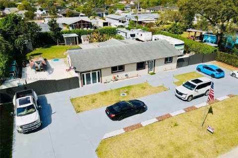 Купить виллу или дом в Хомстед, Флорида 4 спальни, 135.45м2, № 2028013 - фото 7