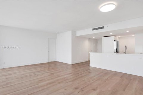 Apartment in Miami, Florida 1 bedroom, 96.25 sq.m. № 2003094 - photo 14