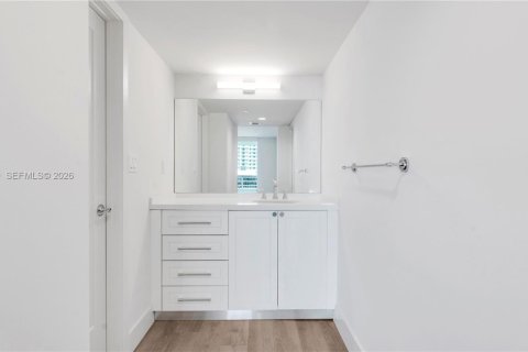 Apartment in Miami, Florida 1 bedroom, 96.25 sq.m. № 2003094 - photo 20