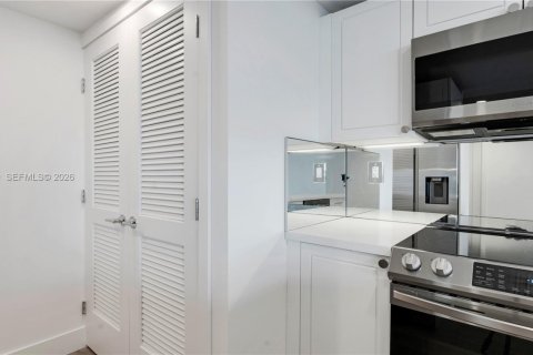 Apartment in Miami, Florida 1 bedroom, 96.25 sq.m. № 2003094 - photo 4