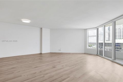 Apartment in Miami, Florida 1 bedroom, 96.25 sq.m. № 2003094 - photo 13