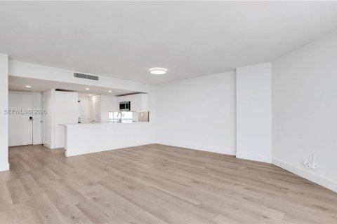 Apartment in Miami, Florida 1 bedroom, 96.25 sq.m. № 2003094 - photo 11