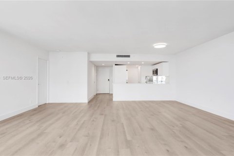 Apartment in Miami, Florida 1 bedroom, 96.25 sq.m. № 2003094 - photo 10