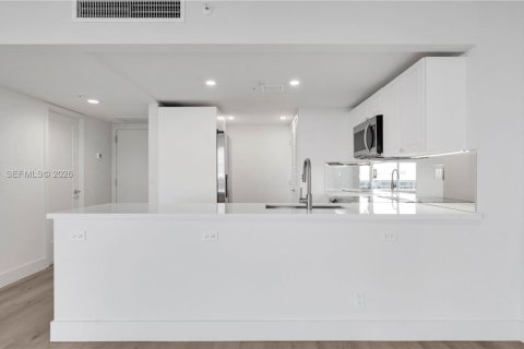 Apartment in Miami, Florida 1 bedroom, 96.25 sq.m. № 2003094 - photo 9