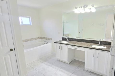 House in Ocoee, Florida 4 bedrooms, 231.88 sq.m. № 1653733 - photo 19