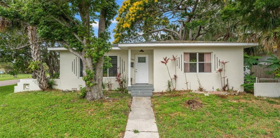 Villa ou maison à Saint Petersburg, Floride 3 chambres, 148.83 m2 № 1775575