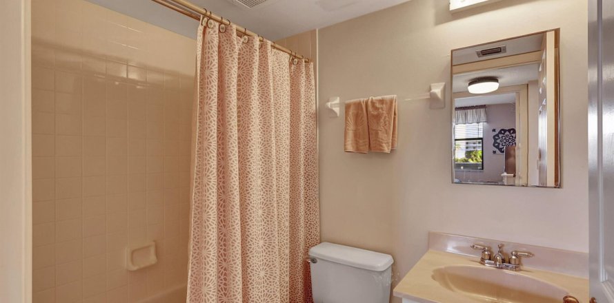 Condo in Hutchinson Island South, Florida, 2 bedrooms № 957141