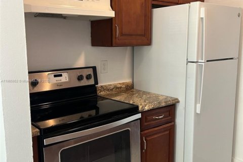 Appartement à louer à Lauderdale Lakes, Floride: 2 chambres, 844.95 m2 № 1927893 - photo 9