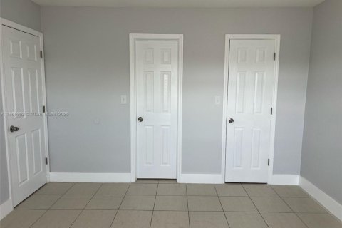 Apartment in Lauderdale Lakes, Florida 2 bedrooms, 844.95 sq.m. № 1927893 - photo 25