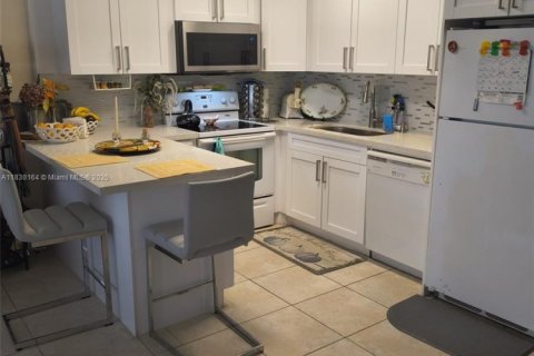 Condominio en venta en Deerfield Beach, Florida, 1 dormitorio, 65.03 m2 № 1823802 - foto 9