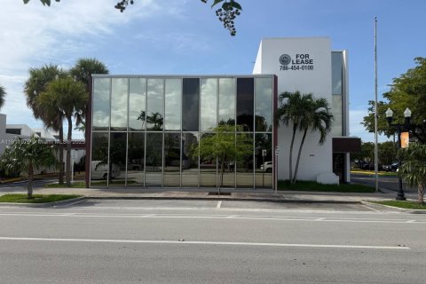Коммерческая недвижимость в Холливуд, Флорида № 2013438
