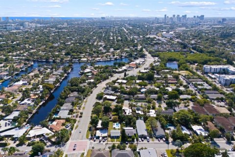 Villa ou maison à vendre à Wilton Manors, Floride: 2 chambres, 83.24 m2 № 1998860 - photo 19