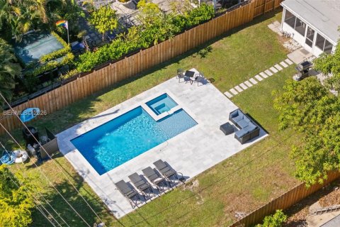 Villa ou maison à vendre à Wilton Manors, Floride: 2 chambres, 83.24 m2 № 1998860 - photo 28