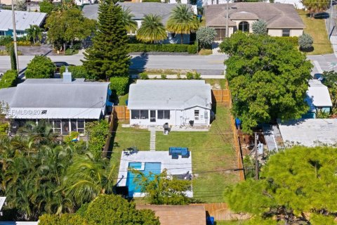 Villa ou maison à vendre à Wilton Manors, Floride: 2 chambres, 83.24 m2 № 1998860 - photo 29