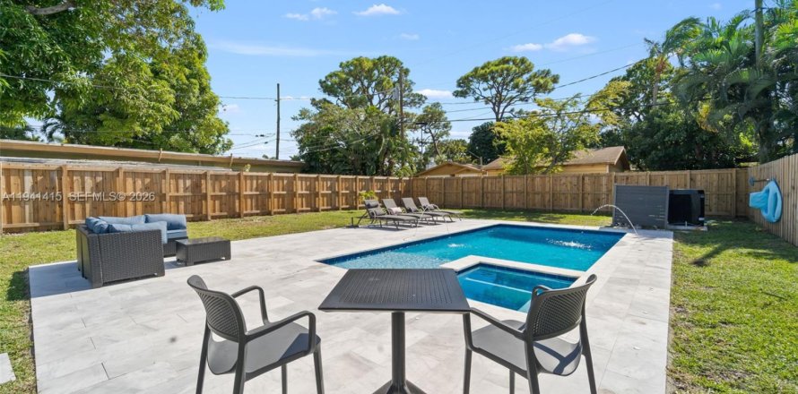 Villa ou maison à Wilton Manors, Floride 2 chambres, 83.24 m2 № 1998860