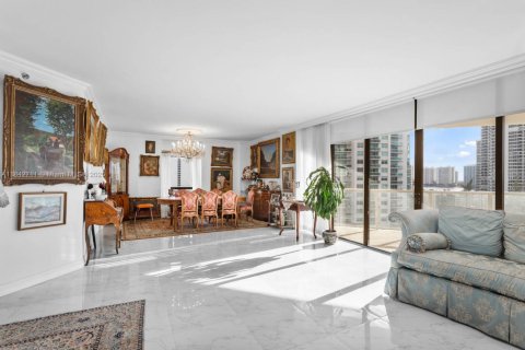 Купить кондоминиум в Авентура, Флорида 2 спальни, 219.25м2, № 1841185 - фото 4