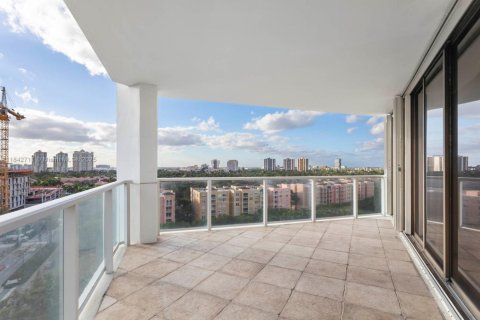 Купить кондоминиум в Авентура, Флорида 2 спальни, 219.25м2, № 1841185 - фото 11