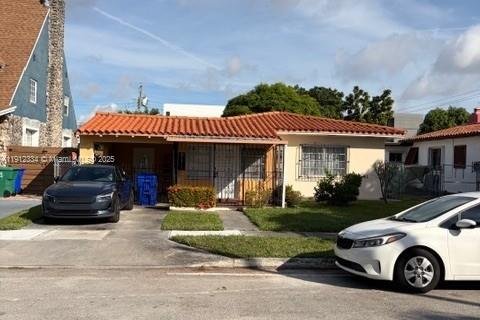 Casa en venta en Miami, Florida, 3 dormitorios, 160.81 m2 № 1969217 - foto 1