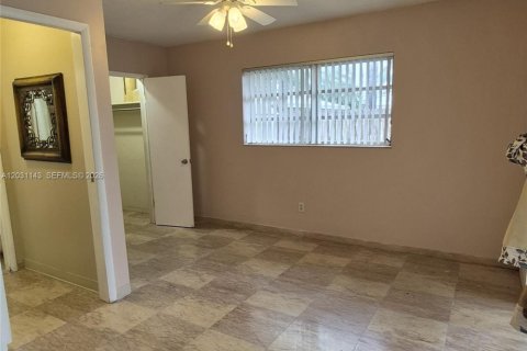 Villa ou maison à vendre à Pompano Beach, Floride: 2 chambres, 119.66 m2 № 2258052 - photo 5