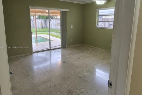Villa ou maison à vendre à Pompano Beach, Floride: 2 chambres, 119.66 m2 № 2258052 - photo 10