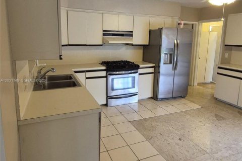 Villa ou maison à vendre à Pompano Beach, Floride: 2 chambres, 119.66 m2 № 2258052 - photo 8