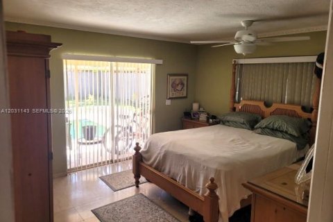 Villa ou maison à vendre à Pompano Beach, Floride: 2 chambres, 119.66 m2 № 2258052 - photo 2